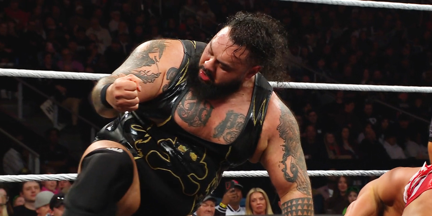 Important WWE Star Suffers Strange Injury During Raw